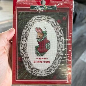 5/$25 Holiday time embroidery stocking and bunny craft kit 🪡